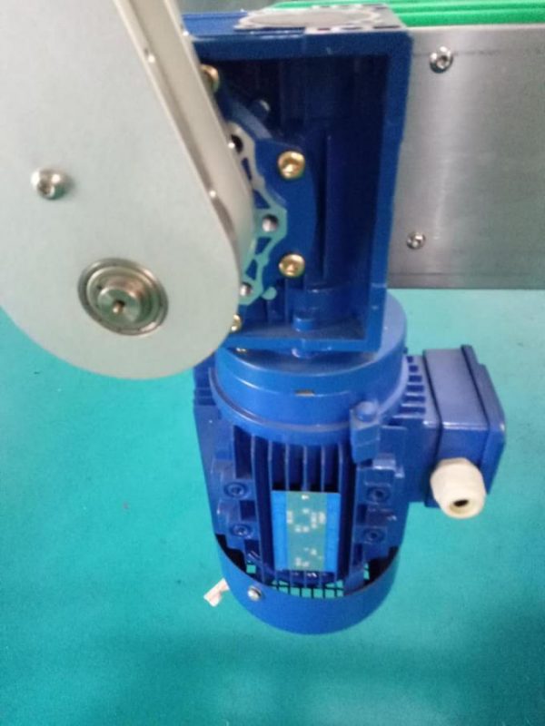 Mesin Labeling Stiker Botol Square SUS304 Loro Sisi Kanthi Produk Perawatan Pribadi