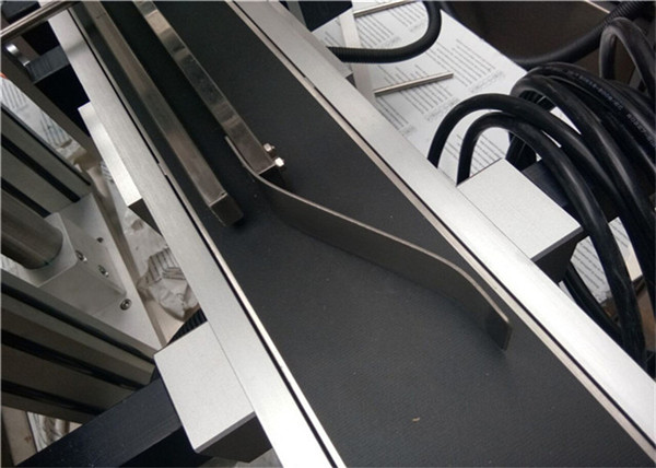 Mesin Labeling Paging Ndhuwur Kanggo Kantong Plastik / Karton Ora Sumebar / Kantong Topeng