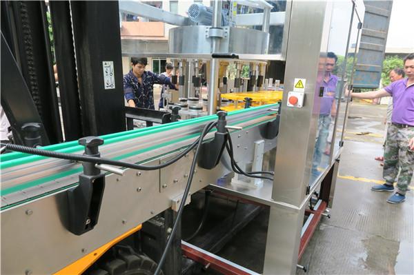 Botol Efisien Rotary Sticker Labeling Machine Equipment Layar tutul PLC