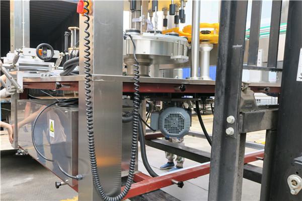 Botol Putaran Rotary Sticker Labeling Machine Machine kekandelan ≥ 30mm
