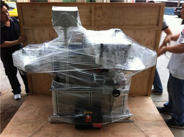 Aplikator Label Stiker Kacepetan 45m / Min Kanggo Botol Air Sqaure / Bunder / Datar