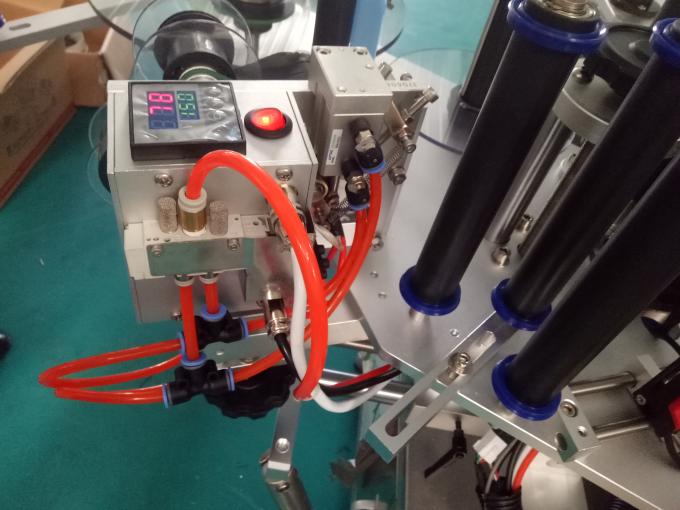 Mesin Labeling Stiker Sisih Utawa Ganda Kanthi Mesin Coding