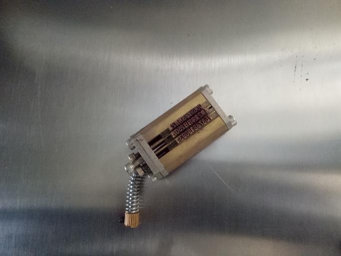 Mesin Labeling Stiker Sisih Utawa Ganda Kanthi Mesin Coding