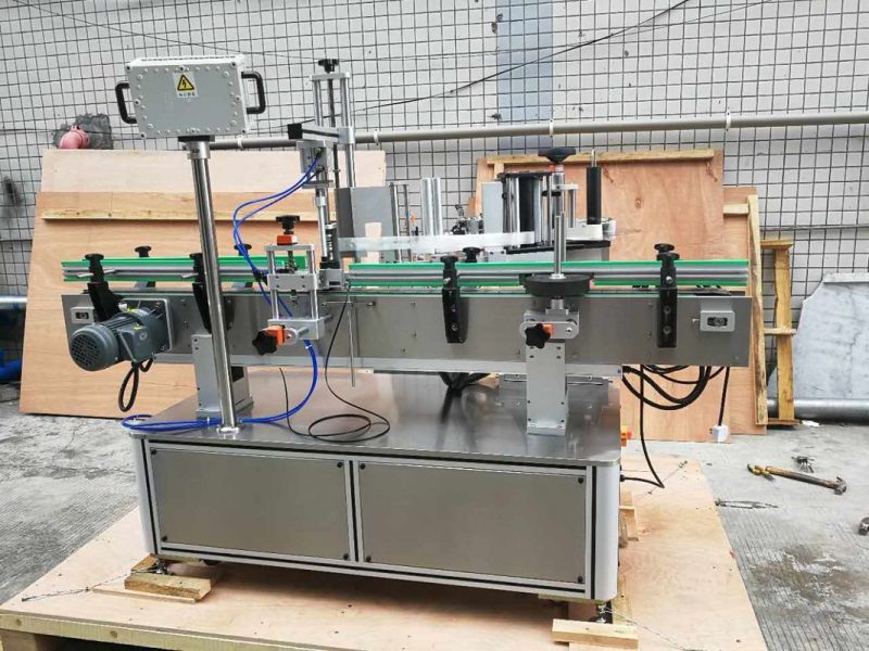 China Pawpaw / Jambu Bulat Labeling Machine Stiker Kanggo pemasok Lapangan Minuman