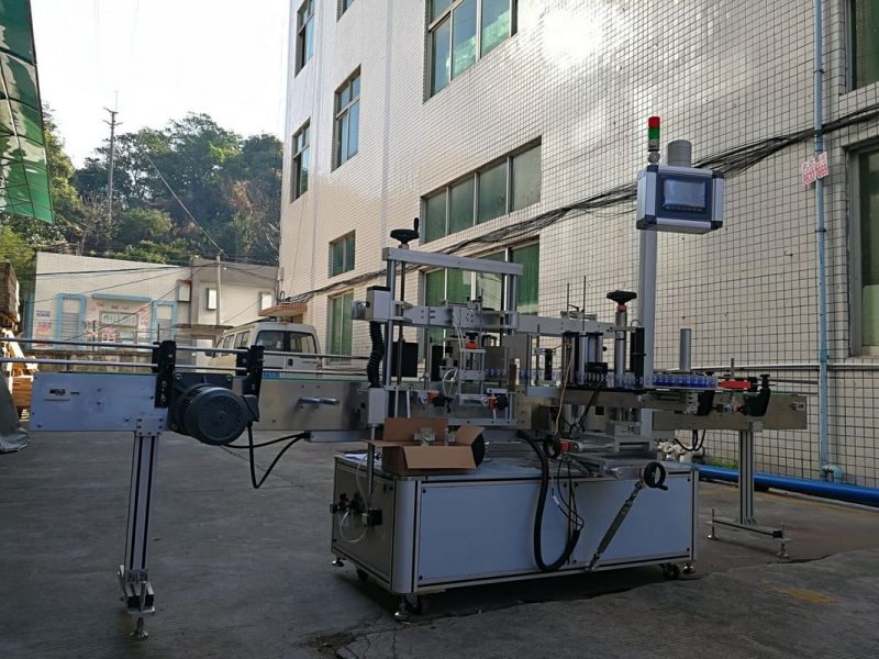 China Adhesive One Side Flat Bottle Labeling Machine High Accuracy supplier